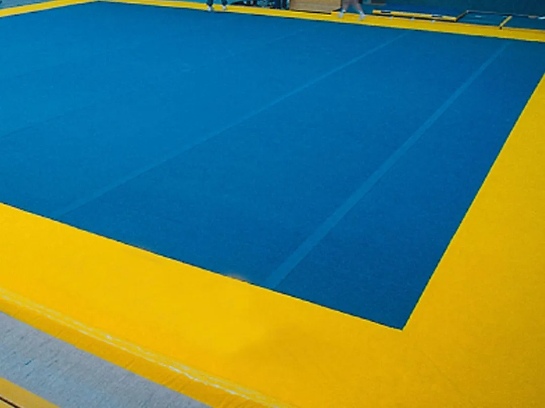 Umrandungsteppich Mit Schürze Gelb 1 Umrandungsteppich Mit Schürze Gelb